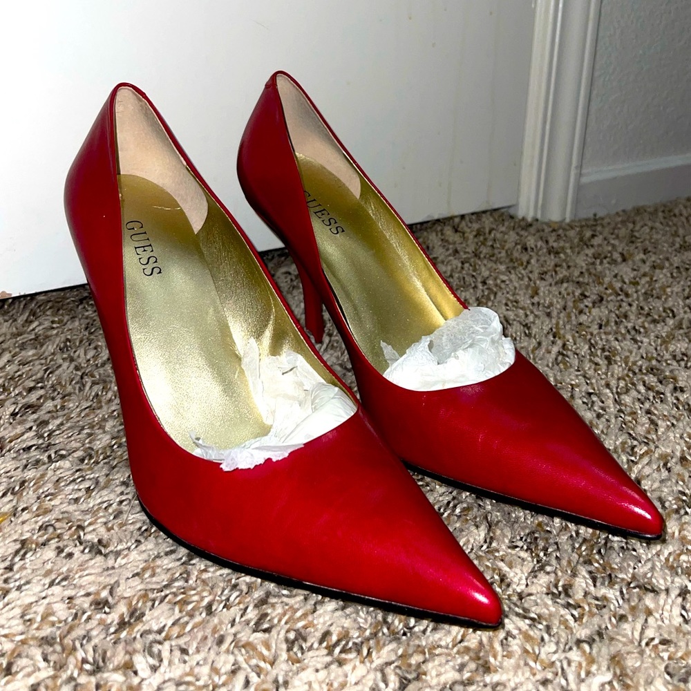 GUESS Patent Leather Red Pumps 👠